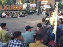 Demo Mahasiswa Kudus Bawa Delapan Tuntutan, Pemda Kudus Siap Sampaikan ke Pemerintah Pusat