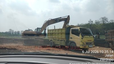 Diduga Berkedok Penataan Lahan, Aktivitas Galian C di Desa Perdopo Disorot Warga