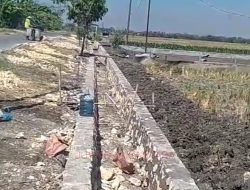 Proyek Talud Aspirasi di Desa Pulutan Disorot Warga, Diduga Minim Transparansi