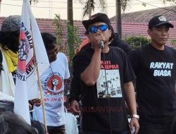 Ban Dibakar di Depan Kejari Pati, Ratusan Massa AMPB Desak Penegakan Hukum, Ancam Lanjutkan Aksi Lima Hari