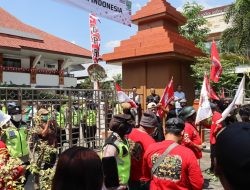 Gelar Demo Kaukus Benteng Rakyat Kudus, Bawa Tuntutan Mulai Tolak Bayar Pajak Hingga RUU Perampasan Aset Segera Disahkan